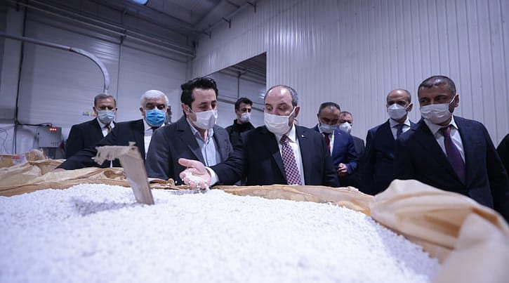 Pet şişelerden ürettiği polyester ipliği 38 ülkeye satıyor-1