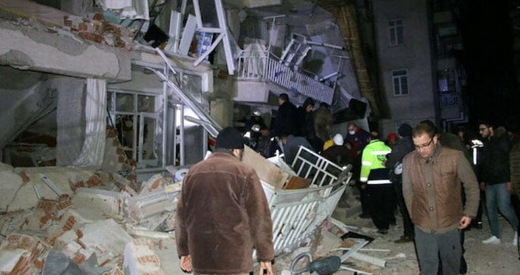 Elazığ'daki 6.8'lik depremde son durum-1