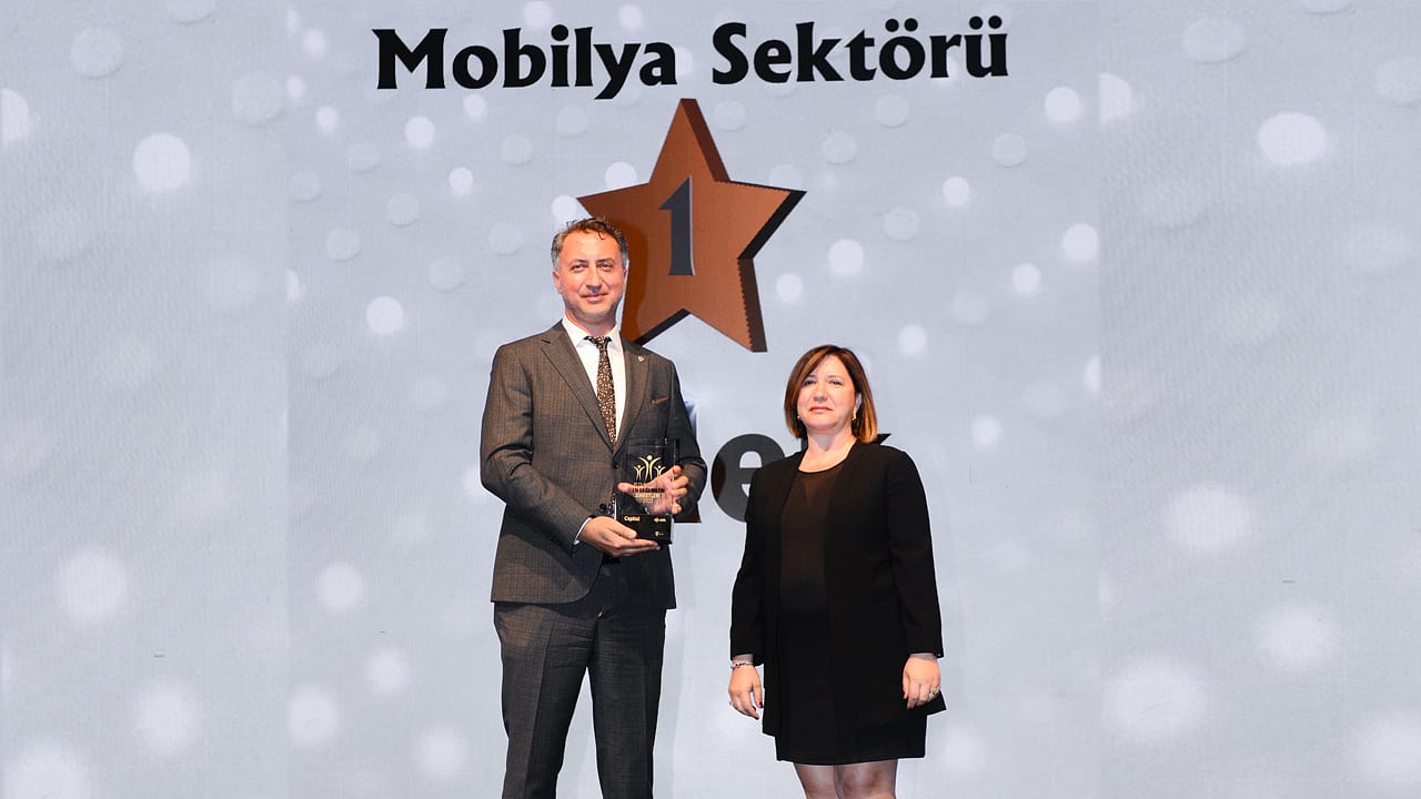 Mobilya sektörünün en beğenilen şirketi Çilek Mobilya'ya verildi