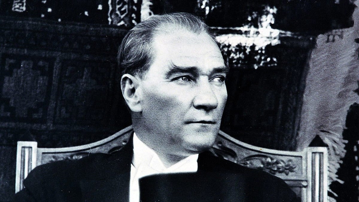 Ata'mızı sevgi ve özlemle anıyoruz