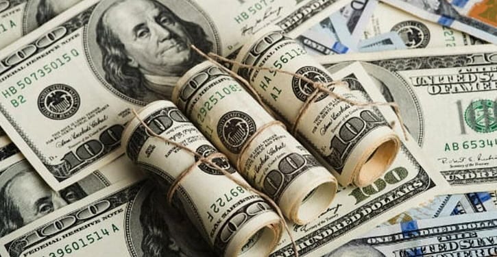 Dolar 8,25'in üzerinde