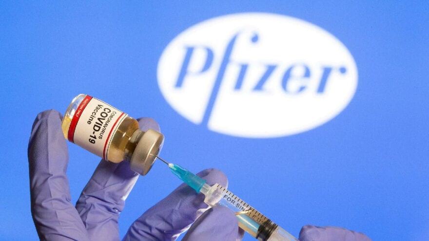 Güçlendirici aşılara ne kadar süre ihtiyaç duyulacak? Pfizer yetkilisi yanıtladı