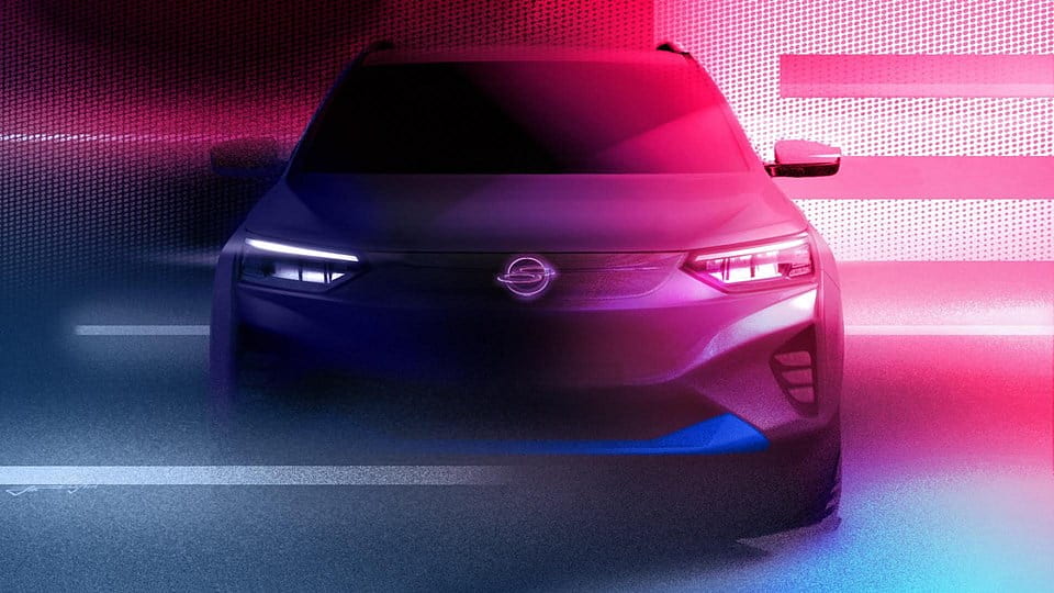 İlk elektrikli aracının görüntülerini paylaştı: E100