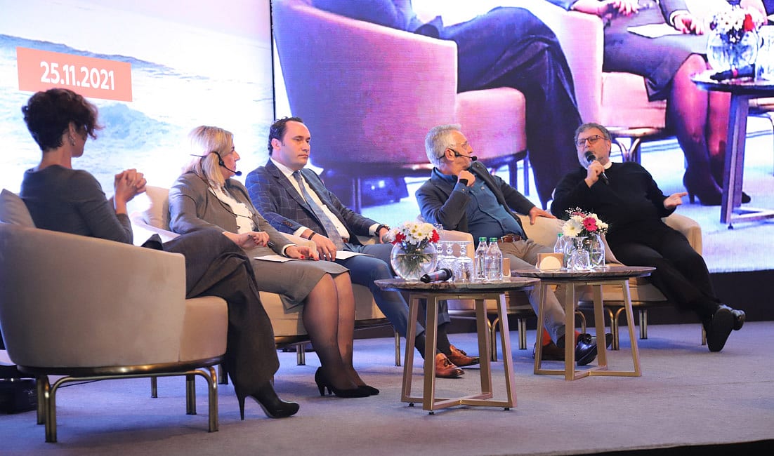 Uluslararası Resort Turizm Kongresi'nde geleceğin turizmi masaya yatırdı