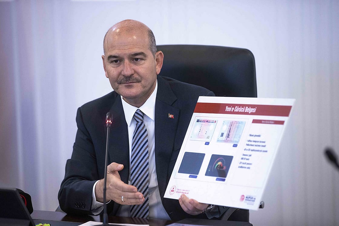 Yerli pasaport ve ehliyetler tanıtıldı... İşte ehliyetlerde dikkat çeken 3 yenilik-2