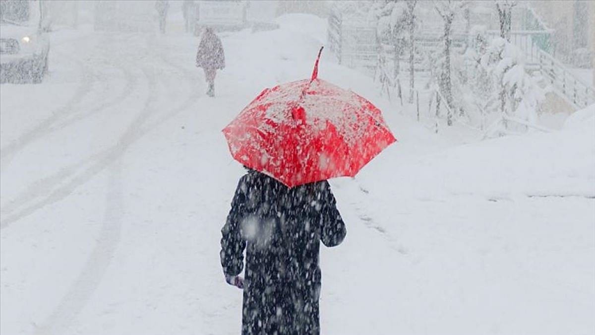 İstanbul'da kar yağışı ne kadar sürecek? Meteorolojiden İstanbul, Bursa ve Balıkesir açıklaması