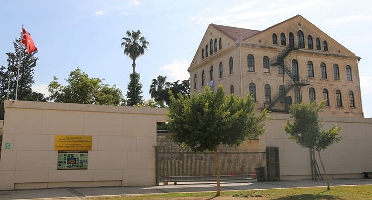 Adı, Tarsus Amerikan'da yaşayacak