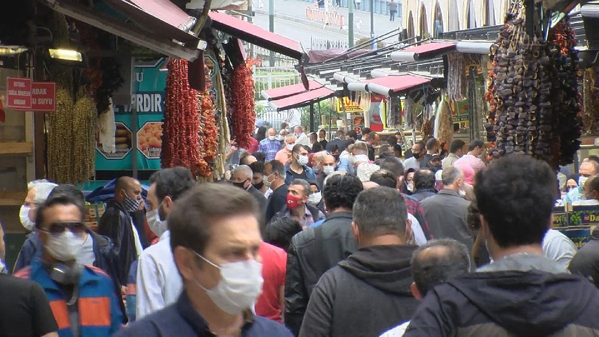 İstanbul Valisi: Allah rızası için dışarı çıkmayın
