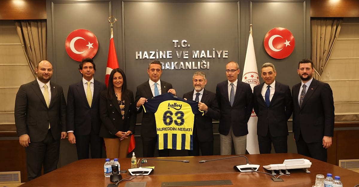 Fenerbahçe Başkanı Koç, Bakan Nebati'yi ziyaret etti-0