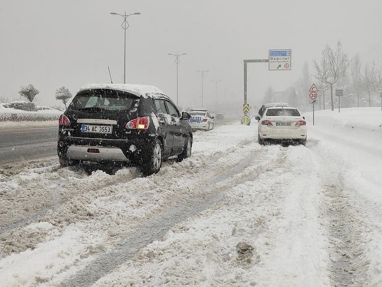 İstanbul’da yeni kar önlemleri açıklandı, 'pazartesi' için uyarı geldi: 'Okulların tatil edilmesi düşünülebilir'-4