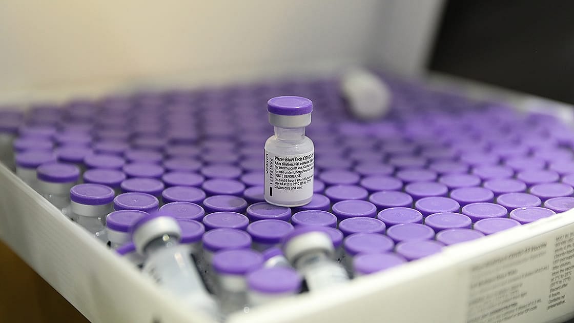 2,8 milyon doz BioNTech aşısı Türkiye'de: Eksi 80 derecede saklanıyor-0