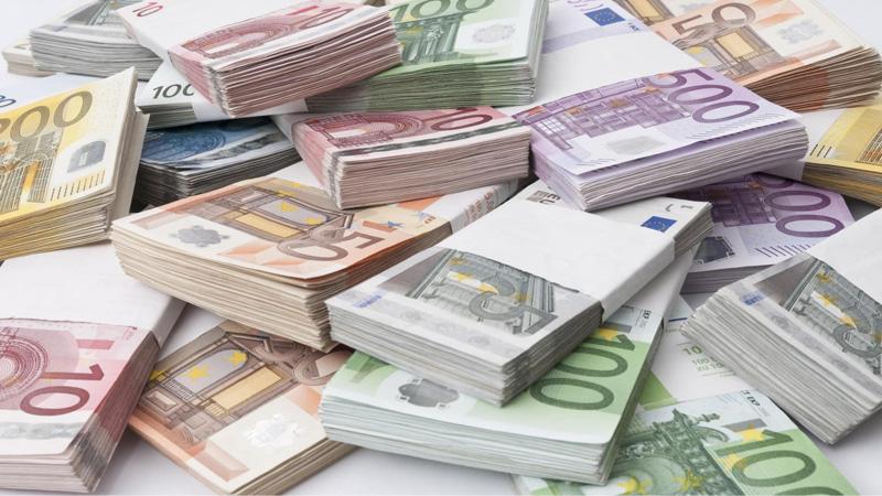 Euro'da yeni zirve: 9 lirayı gördü
