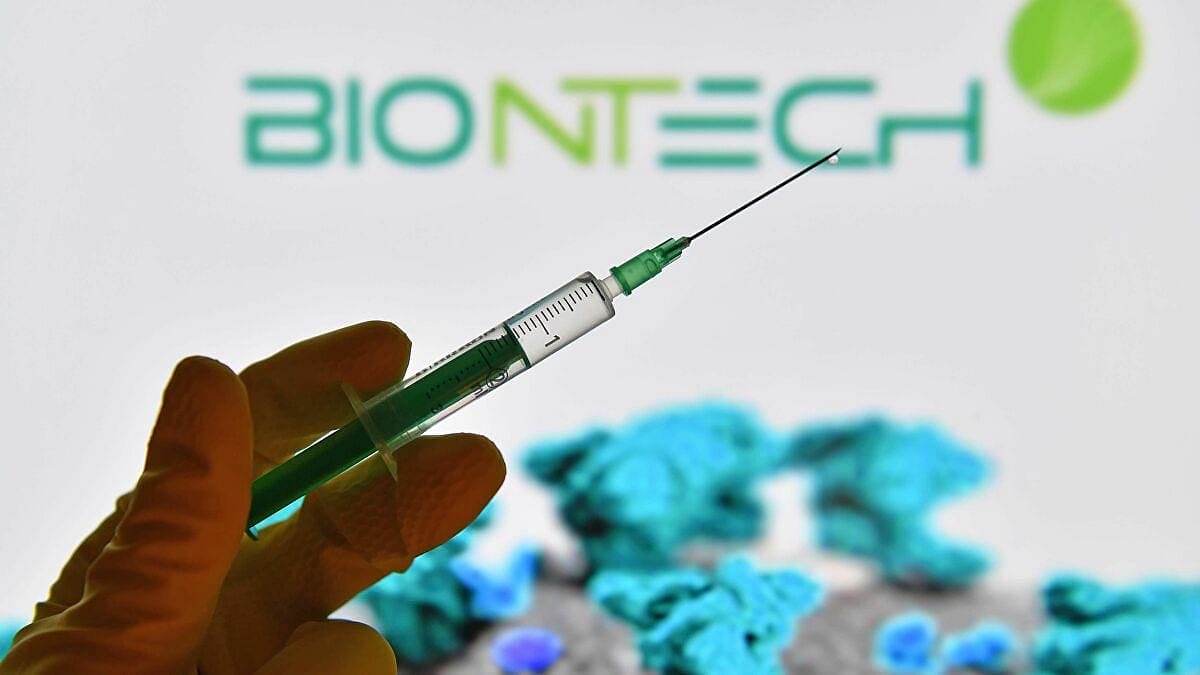 Bilim Kurulu üyesinden mRNA aşılarının DNA'yı değiştirdiği iddialarına yanıt