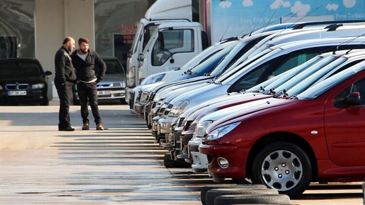 İkinci el araçta fiyatlar durmuyor: Yarısı 100 bin TL'den pahalı