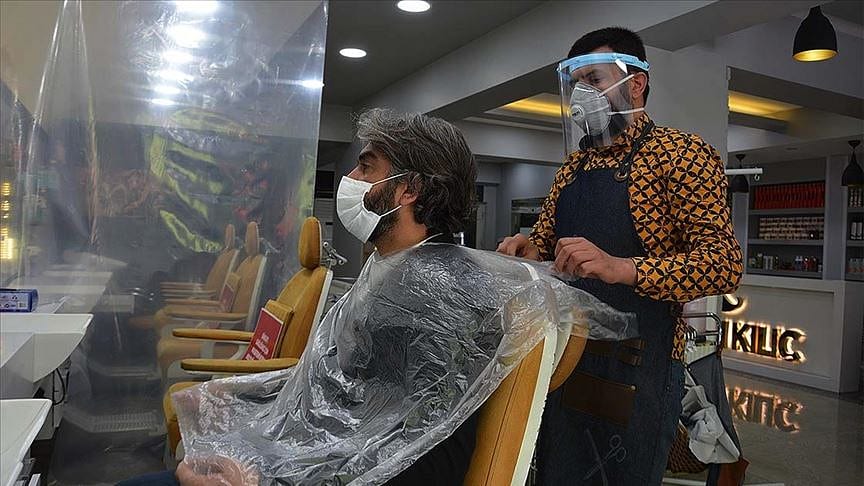 Berber ve kuaförler bugün (22 Mayıs) kaça kadar açık?