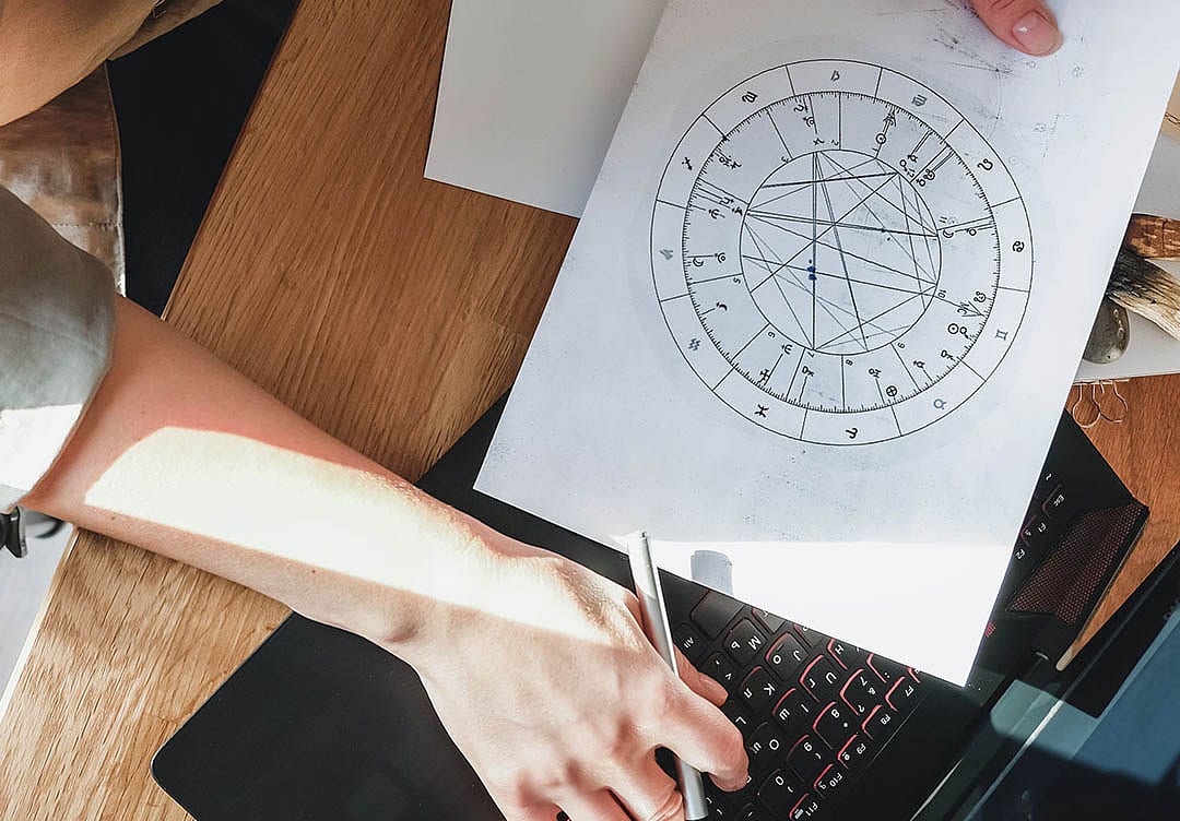 GİB'ten 'astroloji danışmanları'na vergi uyarısı