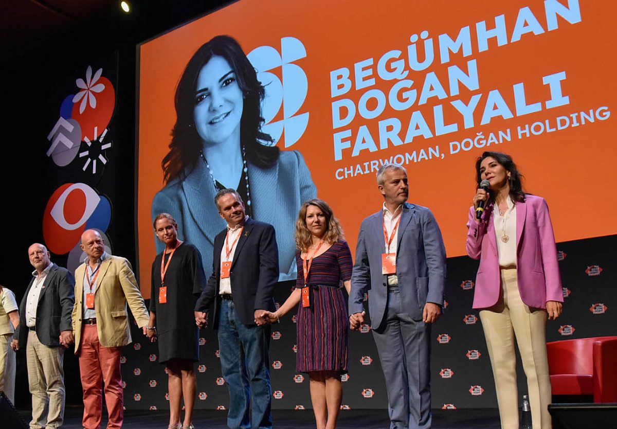 Begüm Doğan Faralyalı, dünyanın 'iyiliği' için Roma’da konuştu