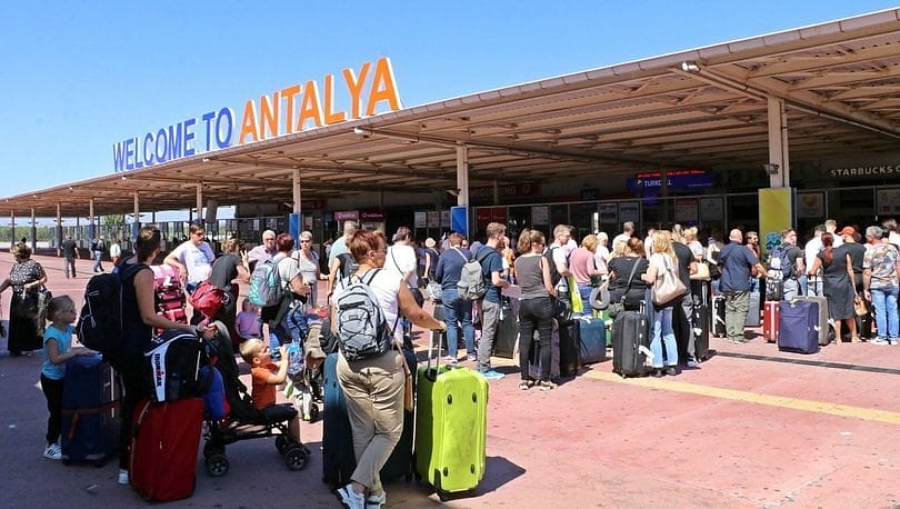 Antalya'dan 23,5 milyon turiste mektup