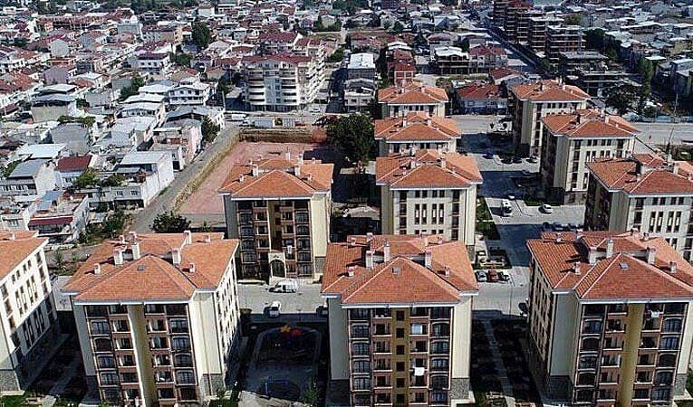 Yıllık bazda gıda, aylık bazda konut