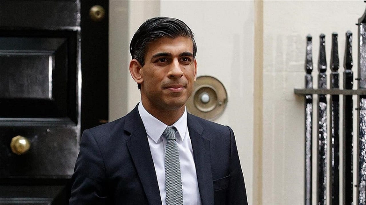 İngiltere'nin yeni başbakanı Pakistanlı ve Hintleri karşı karşıya getirdi