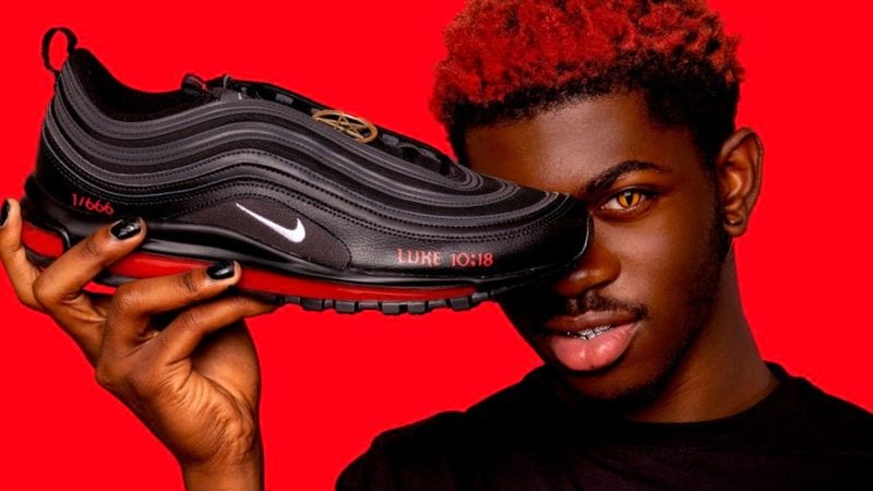 Nike'tan insan kanı kullanılan 'Şeytan Ayakkabıları'na dava 