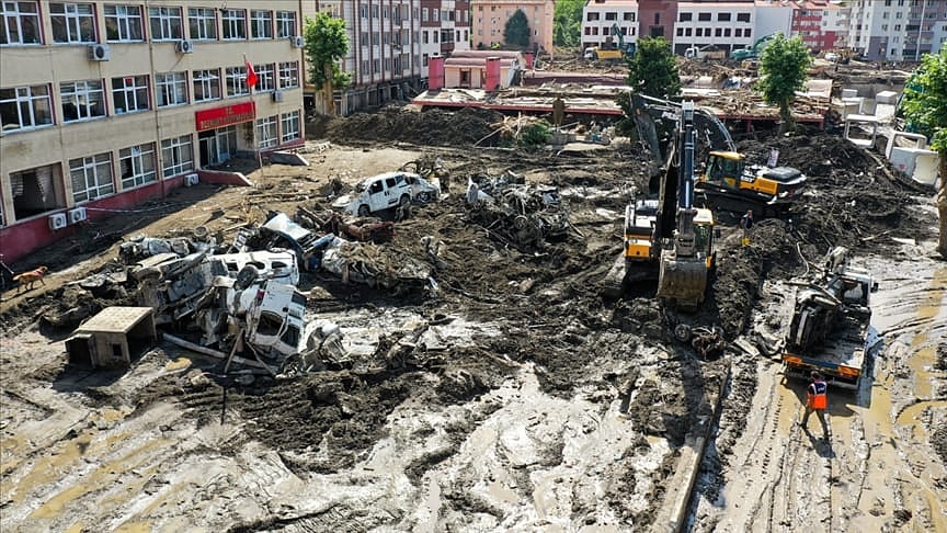 Karadeniz'deki sel felaketinde can kaybı 70'e yükseldi