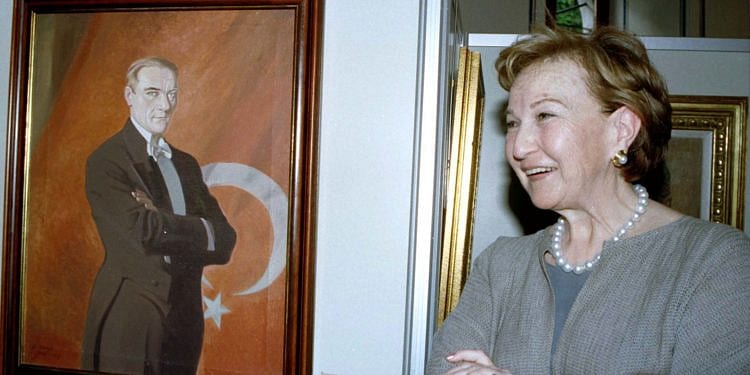 Suna Kıraç son yolculuğuna uğurlandı-2