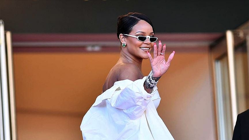 Rihanna 'kendi girişimleriyle zengin olan kadınlar' listesine girdi