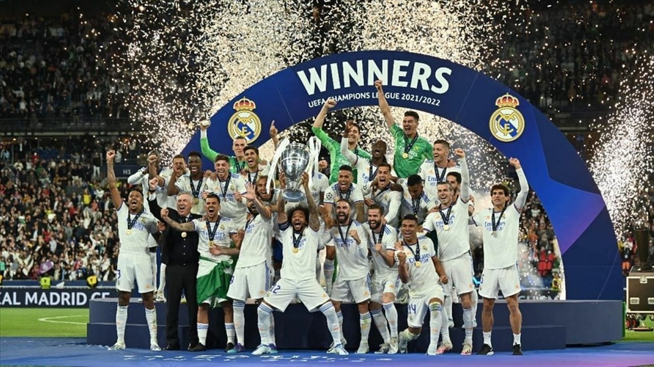 Dünyanın en değerli 20 futbol takımı ve sahipleri (2022)
