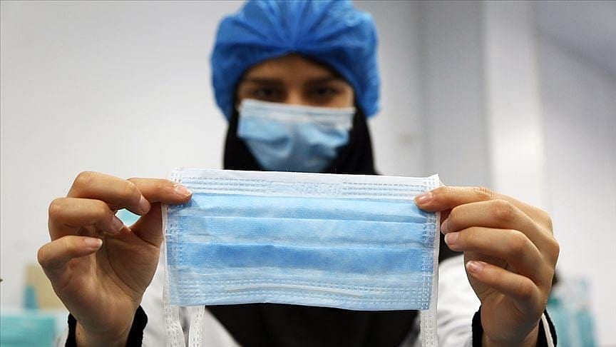 Maskeleri bu şekilde kullanmak koronavirüsten daha iyi koruyor