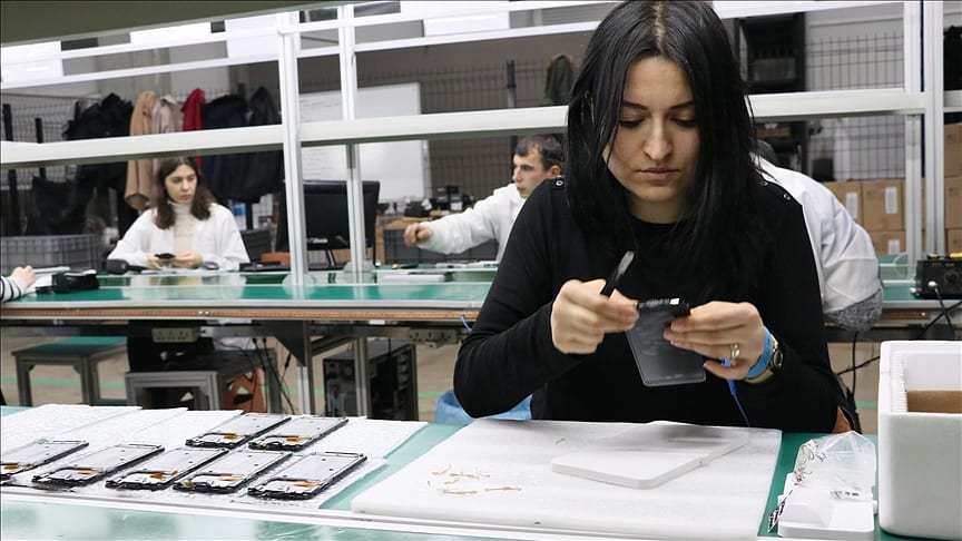 Yerli cep telefonu imalatında yüzde 767 artış