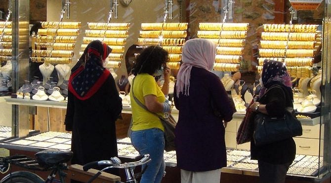 Kapalıçarşı'da altın ve döviz hareketliliği