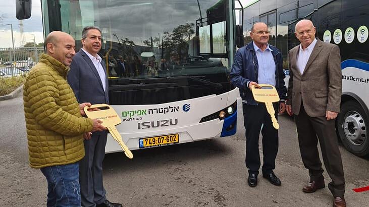 Anadolu Isuzu'dan İsrail'e 48 otobüs ve midibüs teslimatı
