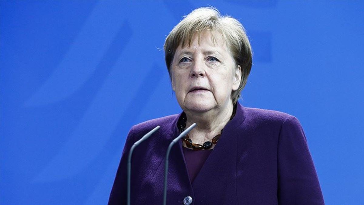 Merkel: Avrupa tarihi için derin bir dönüm noktası