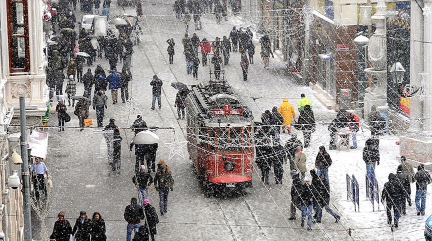 İstanbul Valiliği'nden beklenen kar yağışı ile ilgili uyarılar var
