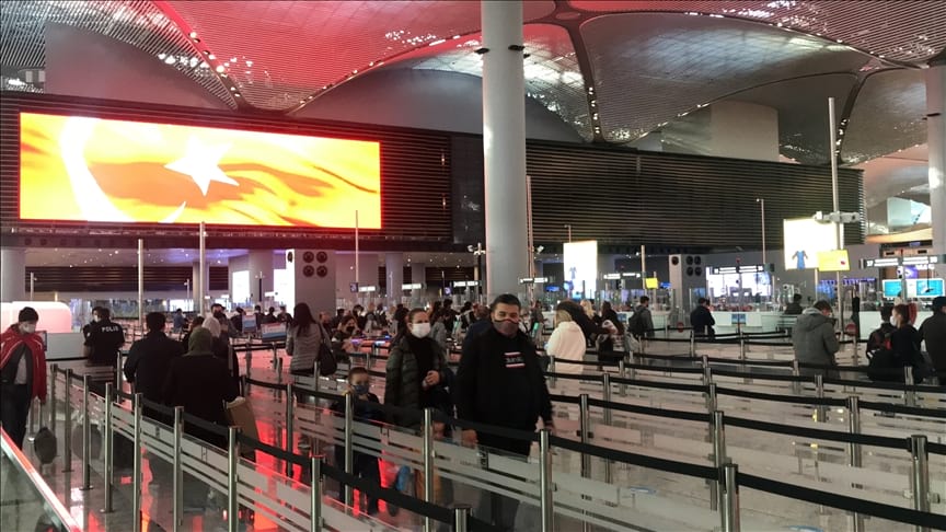 İstanbul'da havalimanı ve otogarlarda 'tam kapanma' yoğunluğu