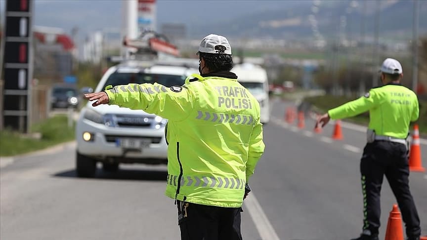 Bakanlık duyurdu: El yazısıyla doldurulan çalışma izni/görev belgelerine sıkı denetim