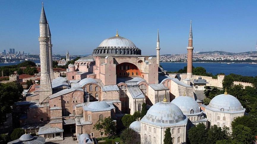 Ayasofya ibadete açıldı