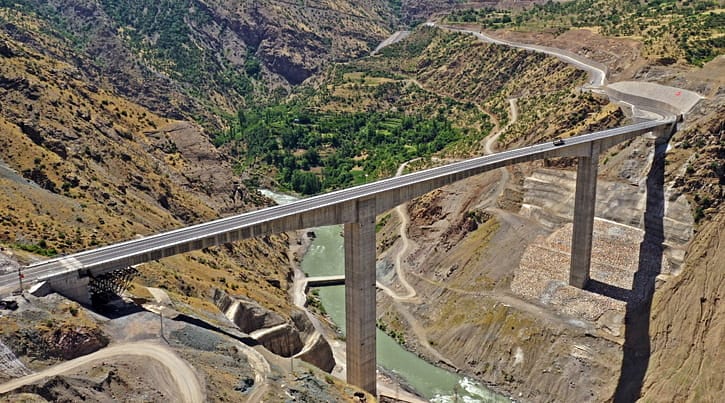 Türkiye'nin en yüksek köprüsü 11 Temmuz'da açılacak-0