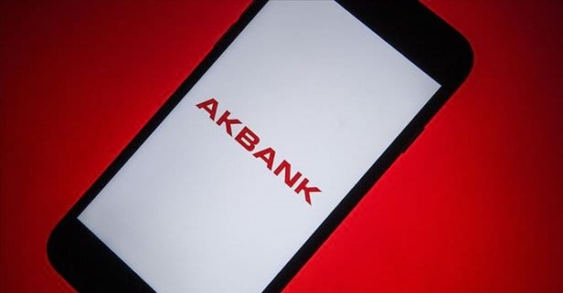 Akbank 8-9 Temmuz'da şubelerde öğle saati dahil hizmet verileceğini duyurdu