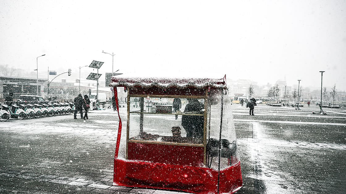 İstanbul'da kar yağışı etkili oluyor-1