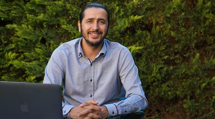 ‘Kod’ sistemiyle dil öğretiyor