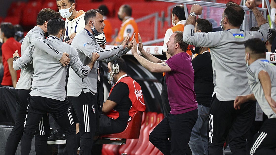 Şampiyon Beşiktaş büyük bir geliri de kasasına koyacak-0