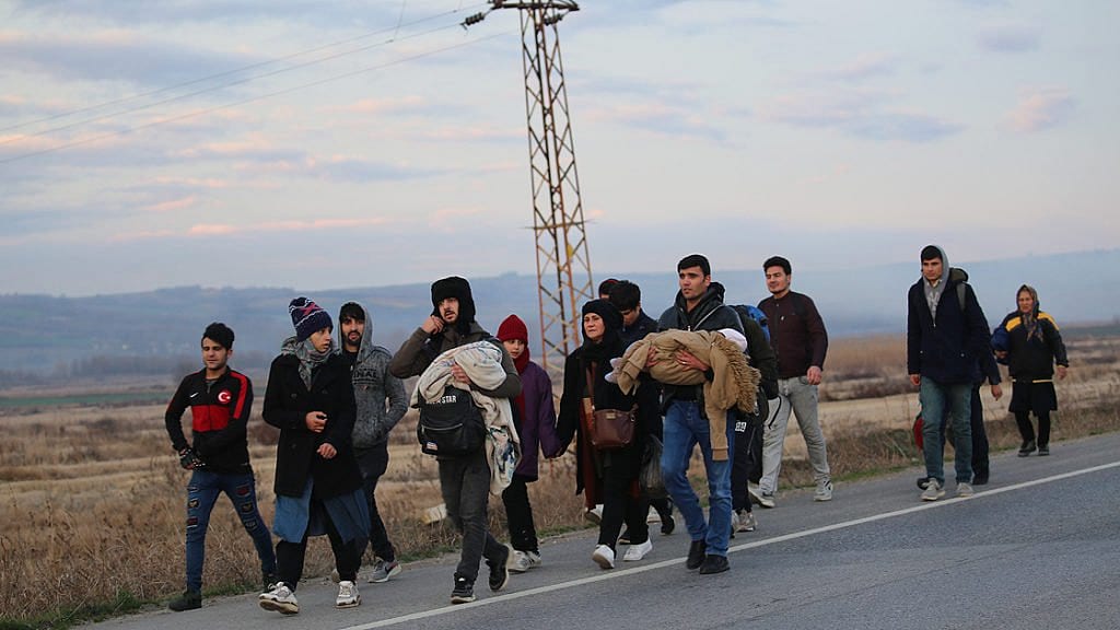 Sınırlarda son durum ne? Göçmenler ilerliyor, Bakanlıktan açıklama var-1