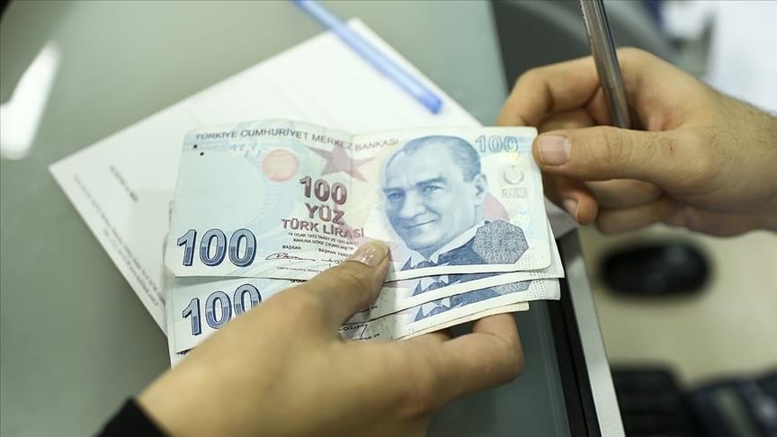 Vergi daireleri ve bazı kamu bankaları 00.00'a kadar açık olacak