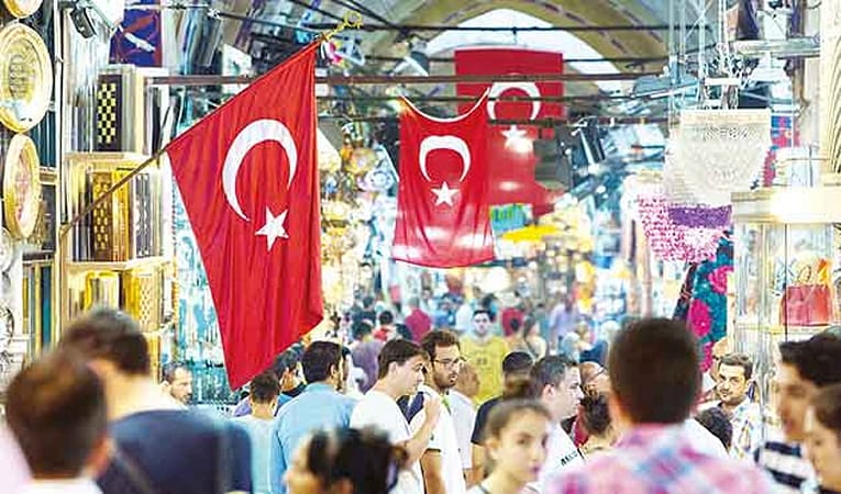 JCR Türkiye'nin kredi notunu indirdi
