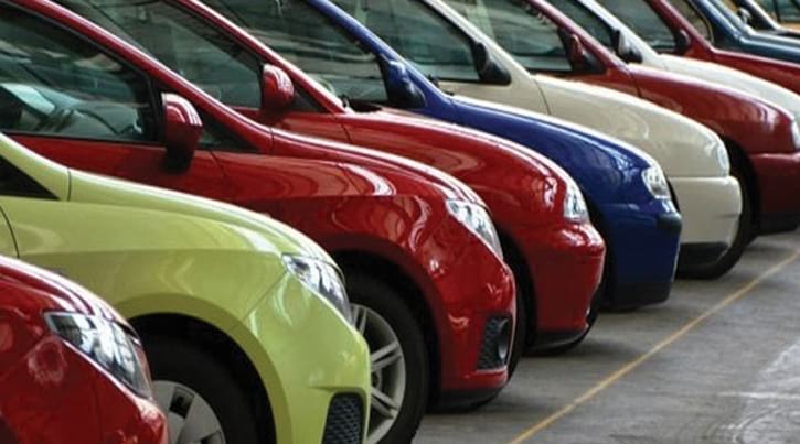 Otomobil satışları kasımda yüzde 33,2 geriledi