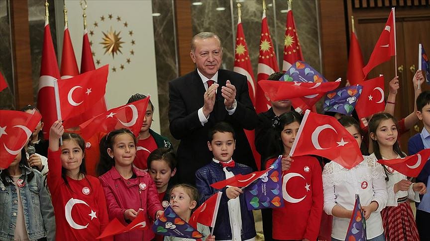 '23 Nisan günü demokrasinin ve millet egemenliğinin en önemli sembolüdür'
