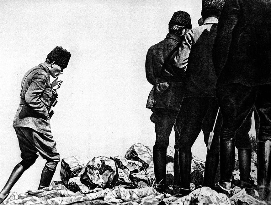 Ata'mızı sevgi ve özlemle anıyoruz-0