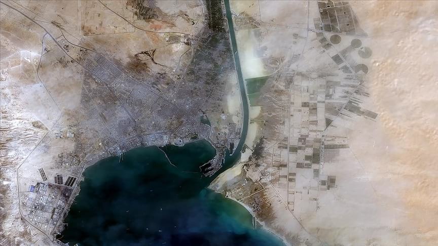 Süveyş Kanalı, bu yıl tarihinin en yüksek gelirini elde etti
